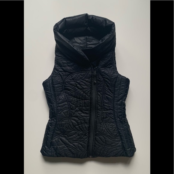 ⭐️ 2 x Host Pick ⭐️ Rare Lululemon Get Down Vest *Reversible - Picture 3 of 16